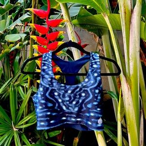 Waterlust Whale Shark Warrior Reversible Top. Size Large